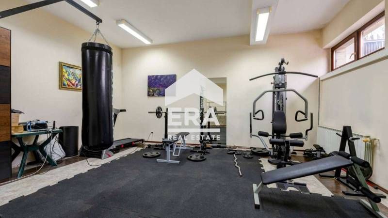 Продава се Къща в София, в.з. Киноцентъра - 642 кв.м за 2251 €/кв.м - Снимка #8