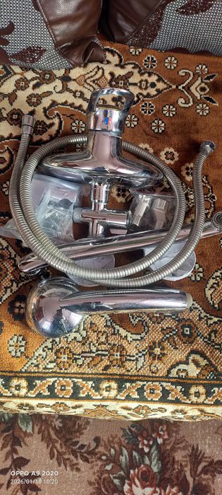 Продам смеситель ванную