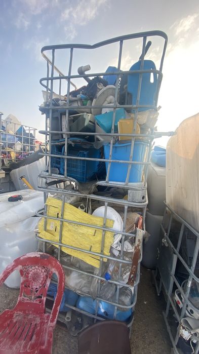 Продаю пластиковые отходы (несорт).