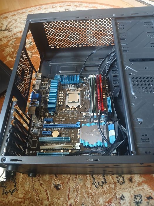 Ocazie! PC Asus P8Z77-V, 10GB RAM, 2 HDD + Pastă MX-4 (Fără sursă)
​Specificații în descriere:
​Placă de bază: ASUS P8Z77-V (Socket 1155, chipset de t