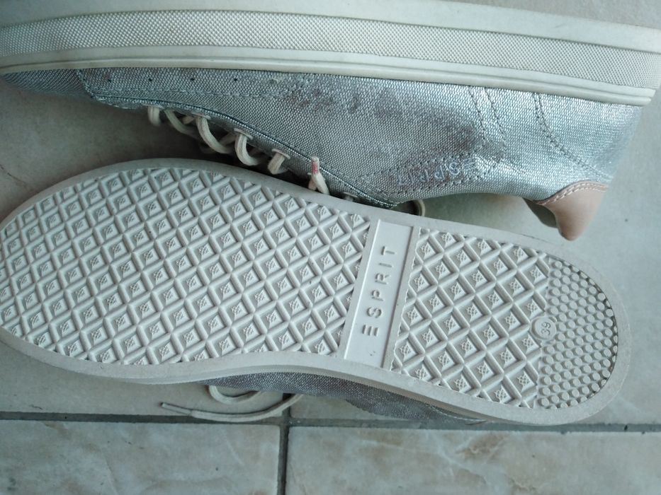 Маркови обувки на Esprit, номер 39, Несесер 11 лв.,за двете 35 лв.