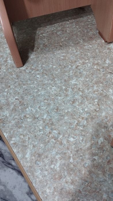 Кухонный стол с табуретами