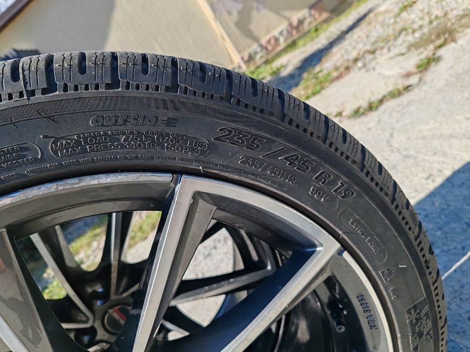 Cauciucuri iarna 235/45R19 Michelin