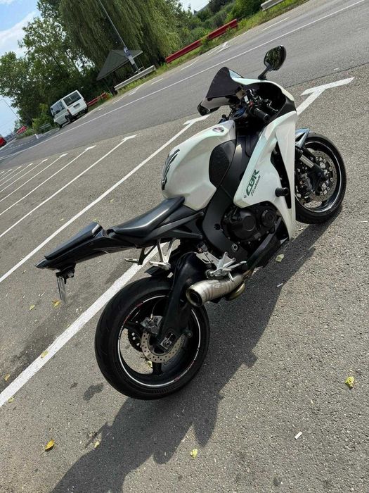 Honda CBR 1000RR *2010* !!! Intretinere la zi