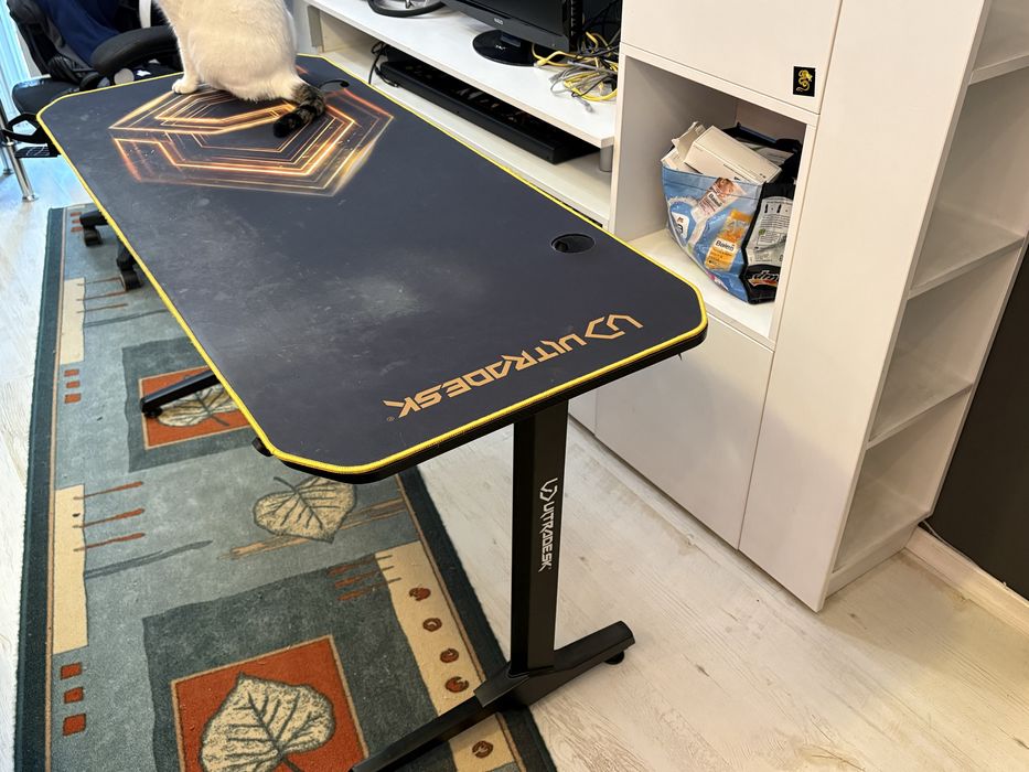 Гейминг бюро Ultradesk - Frag V3, златисто