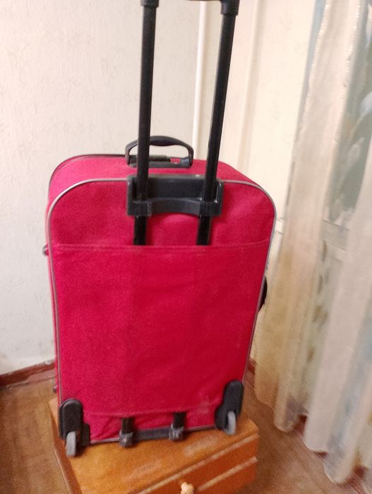 Чемодан xl большой на  2 х колесах