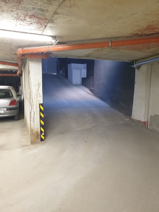 Дава се под наем Гараж / Паркомясто в София, Банишора - 1 кв.м за 76.5 € - Снимка #3