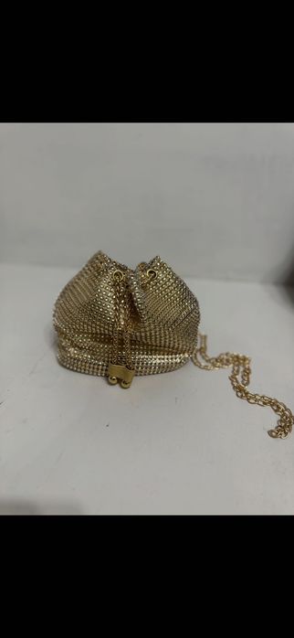 Златиста дамска чанта