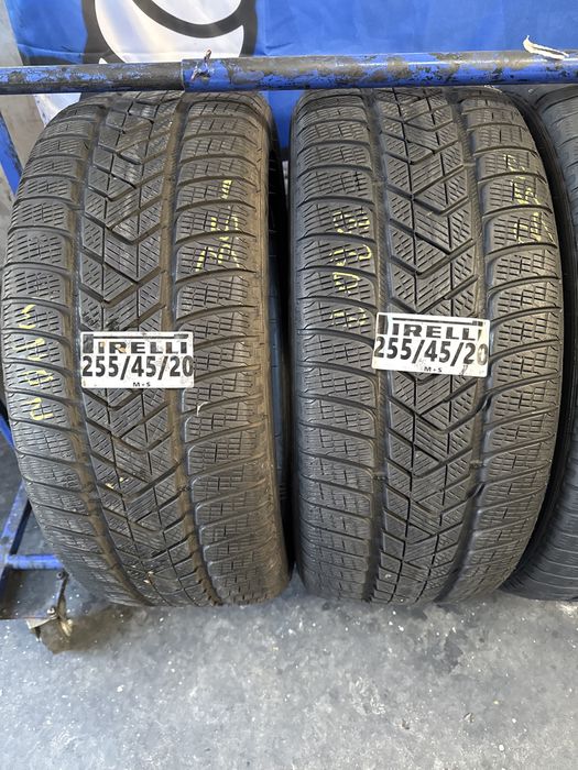 255/45/20 - 235/50/20 Pirelli M+S