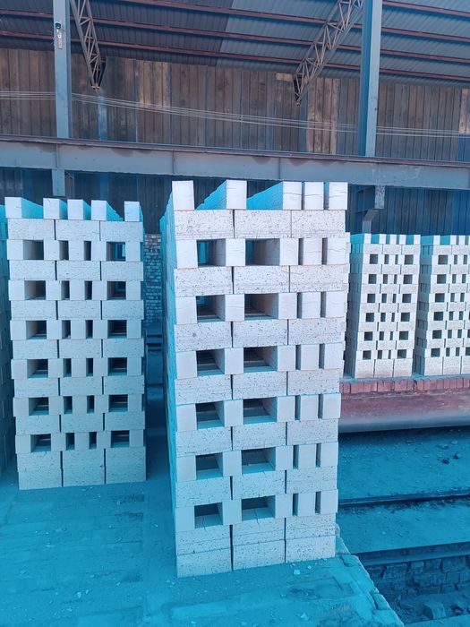 Pishgan gʻisht keramika