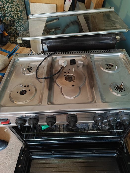 Газовые плиты две штуки