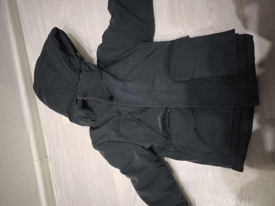 Продам куртку на мальчика зима