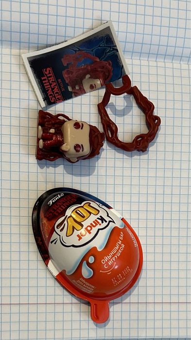 Игрушки киндер джой очень странные дела