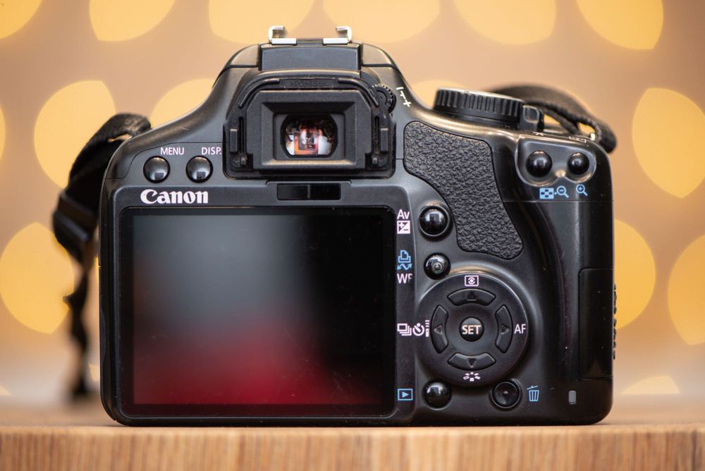 Canon фотоапарат + два обектива и светкавица комплект Канон