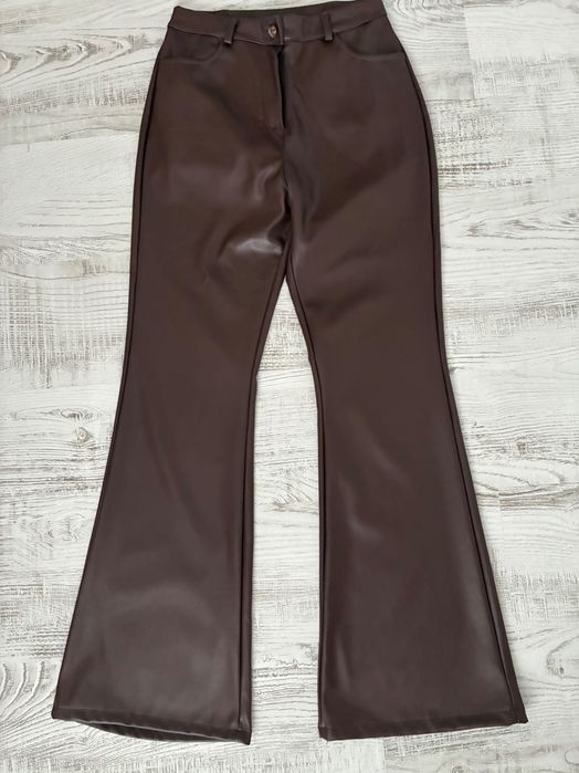 Дамски модерен кожен панталон в шоколадово кафяво