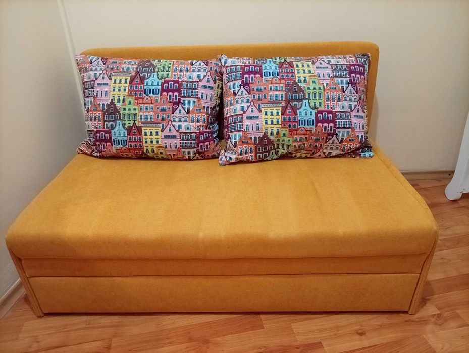 Канапе цвят горчица