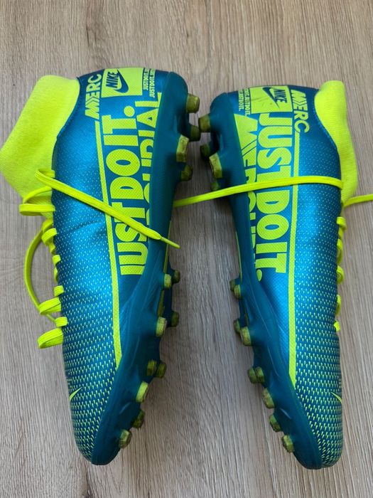 Продаю бутсы Nike