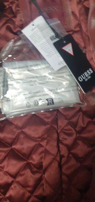 Дамско червено  яке GUESS
