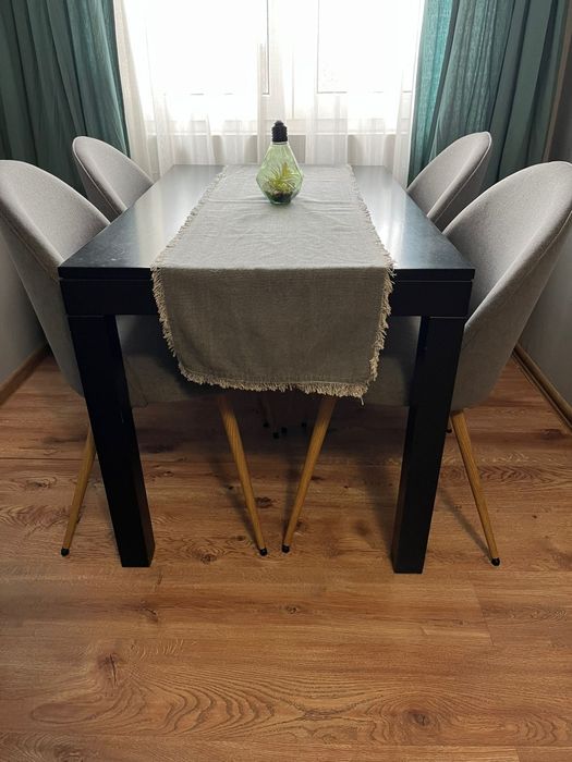 Маса с 4 стола (дървена)