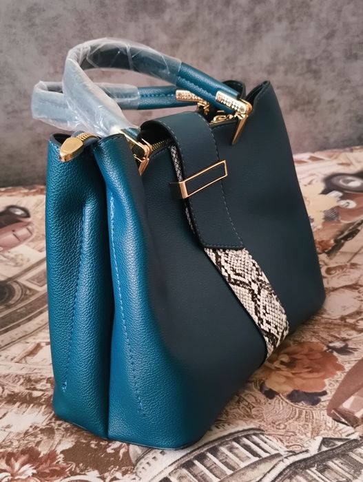 Продам женскую сумку