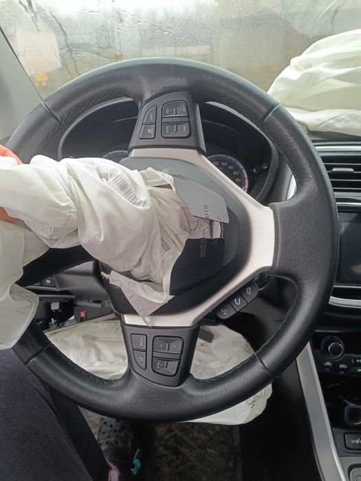 Suzuki Sx4 s-cross , avariat