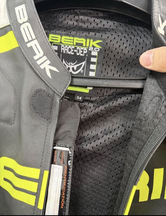 Цял екип Berik racedep 2.0 - 54/L