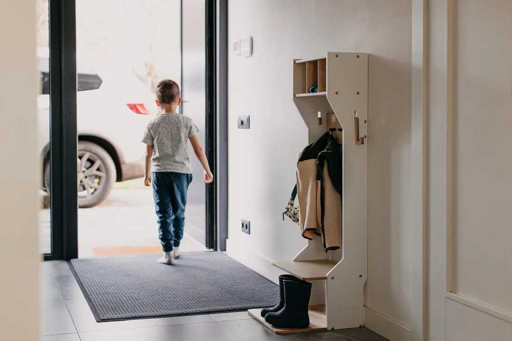 Детски шкаф-закачалка за дрехи