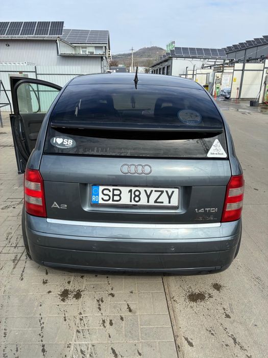 Vând Audi A2  an fabricație 2002
