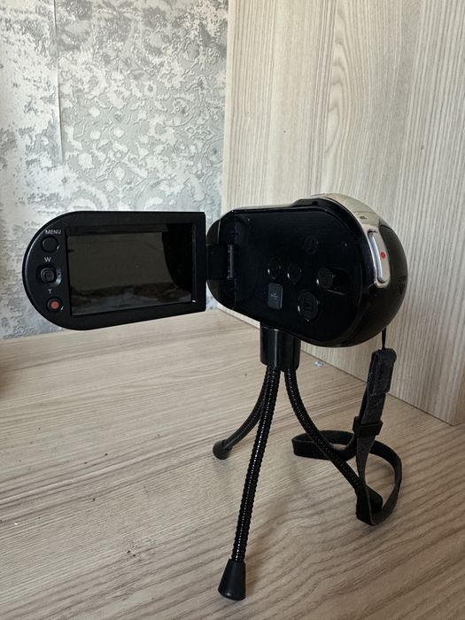 Продам видеокамеру Samsung