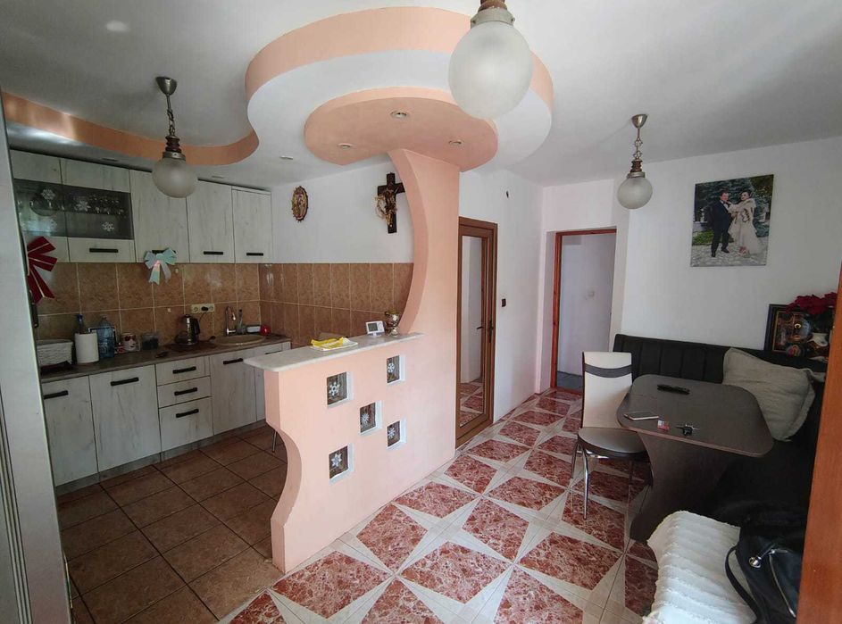 Casa de vanzare, 5 camere, ultracentral, 400 m de Piata Civica, teren 384 mp, full mobilat, toate utilitatile