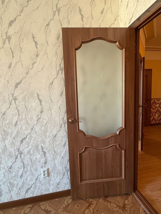 двери межкомнатные б/у