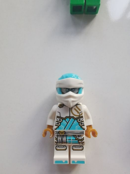 Продавам и заменям Лего/ Lego ninjago фигурки