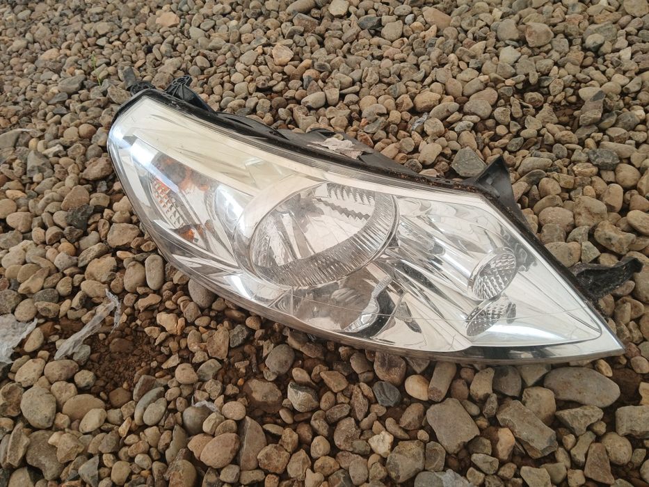 Far Faruri Citroen Jumpy Dispatch din 2009