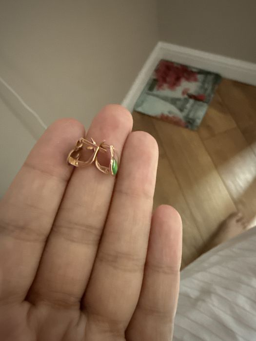 Продам детские сережки