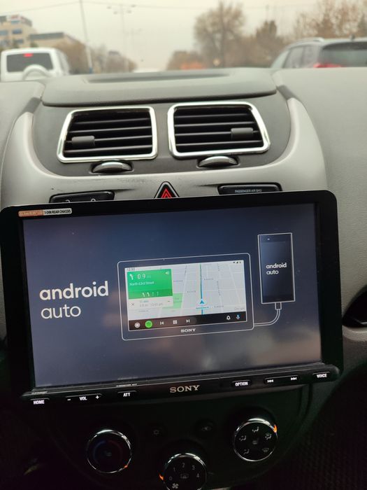 Magnitafon Sony XAV ax 8000