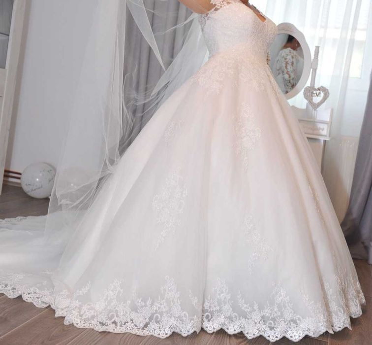 Vând rochie de mireasa Anastasia Gold - Elite Mariaj