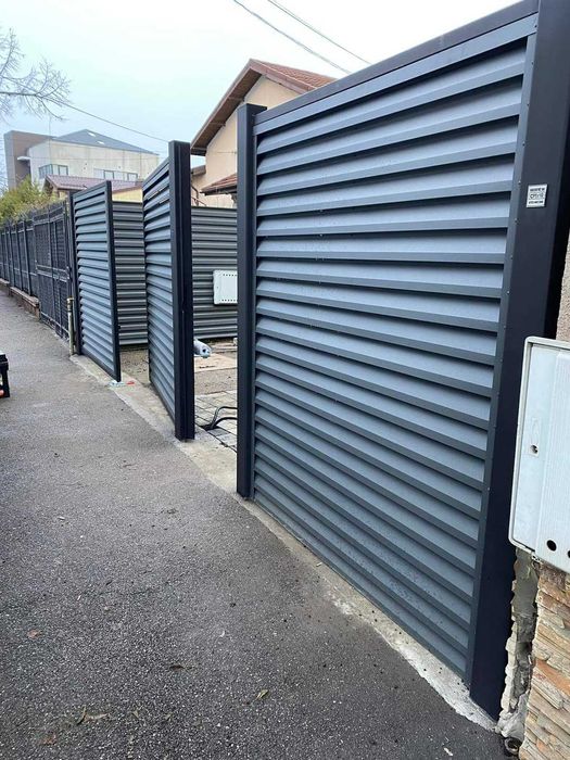 Garduri si porti din panouri stil jaluzele si alte modele disponibile