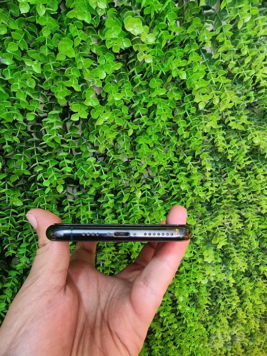 iPhone 11Pro Max (256GB) FacID, Truton Ishlaydi Yomks 100% Sotiladi.