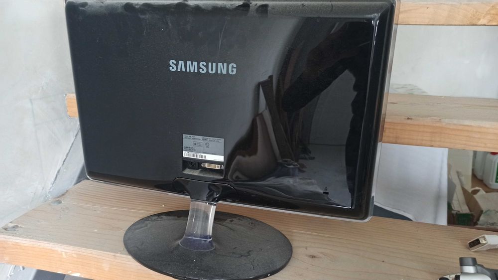 Монитор SAMSUNG SyncMaster P2070