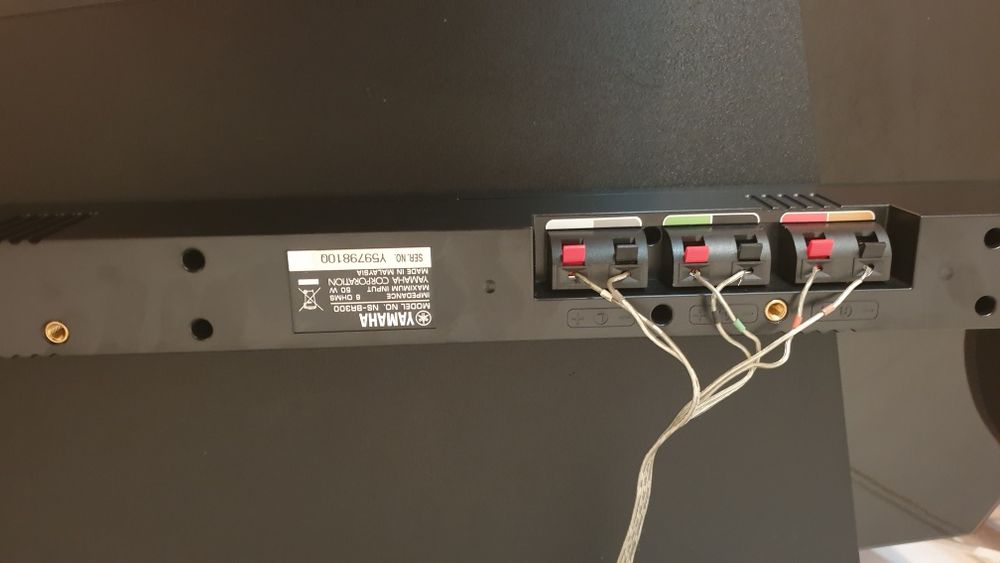 Soundbar Yamaha SR300