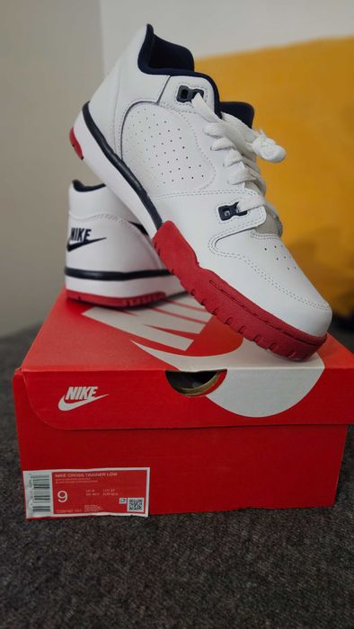 Продавам НОВИ маратонки NIKE Cross Trainer Low размер 42.5 size 9