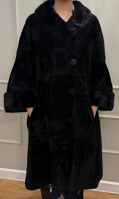 Продам пальто (овчина)