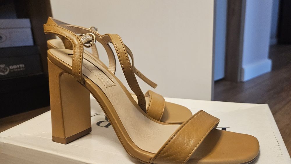 Sandale MANGO mar 37.