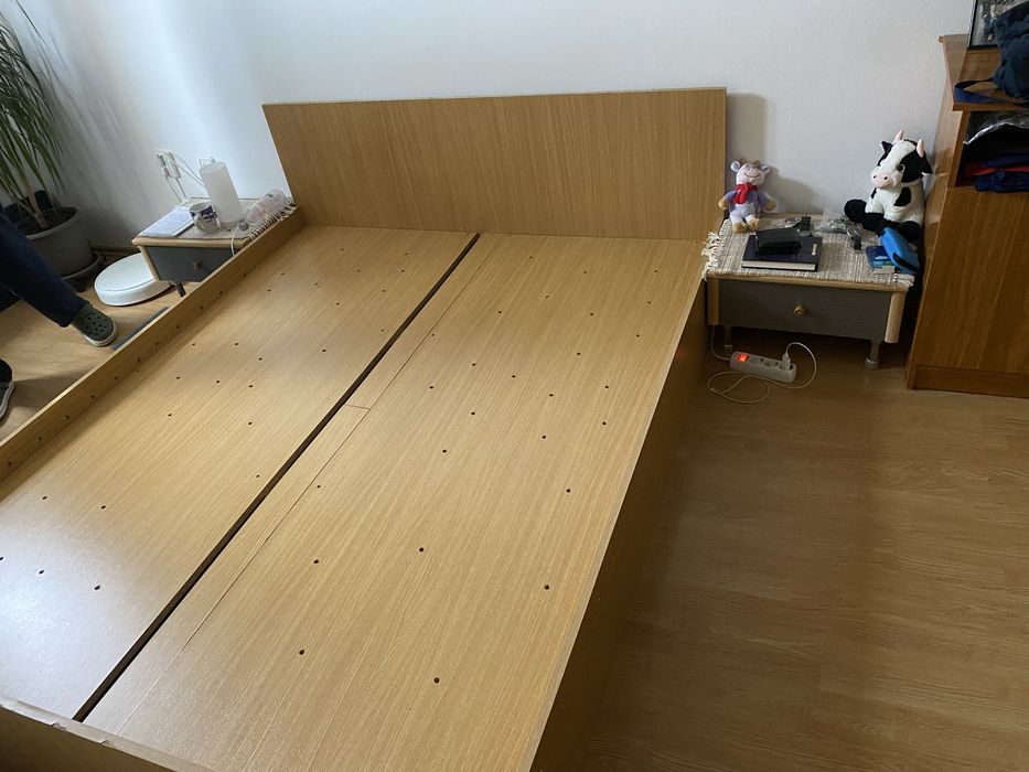 Pat matrimonial de vinzare noptiere incluse in pret