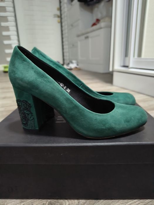 Продам туфли 35 размер , подойдут на 35,5