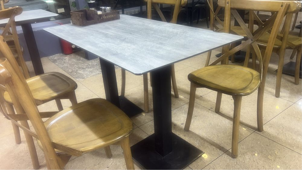 Прдаеться столы и стулья