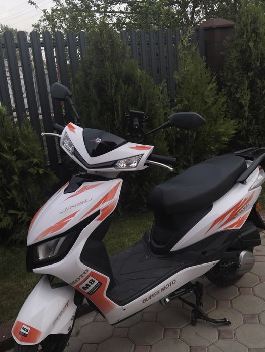 Мопед м8 / 125 куб .