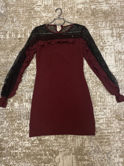 Плате вечернее бордовое