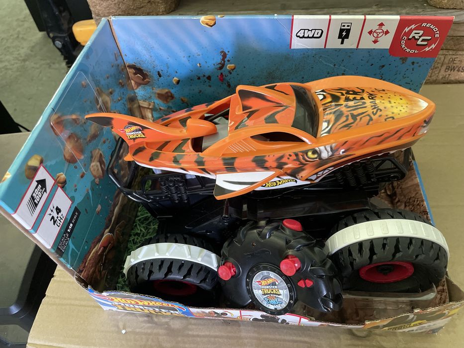 Masini cu telecomanda noi