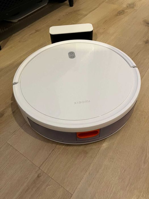 Aspirator robot Xiaomi E10 – curățenie inteligentă fără efort!
